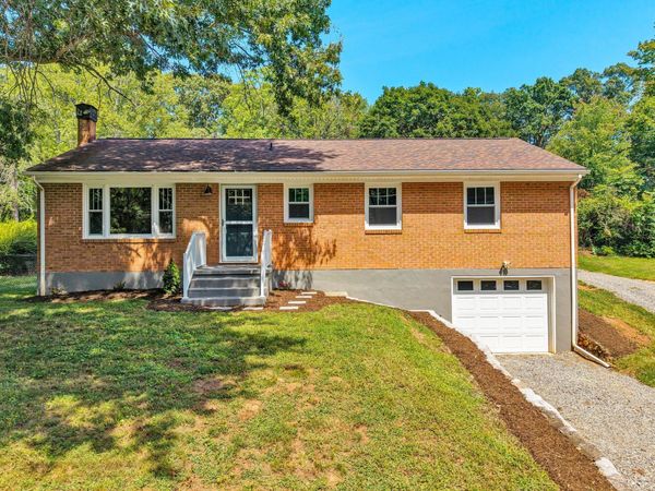 371 LITTLE MOUNTAIN DR, Rocky Mount, VA 24151