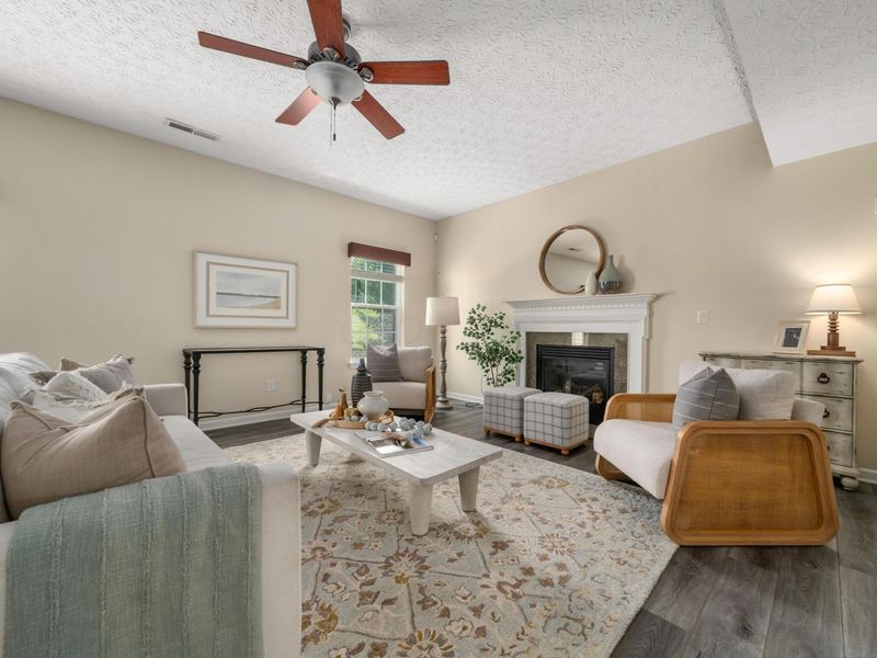 568 Stone Shadow Drive, Blacklick, OH 43004 Photo 8