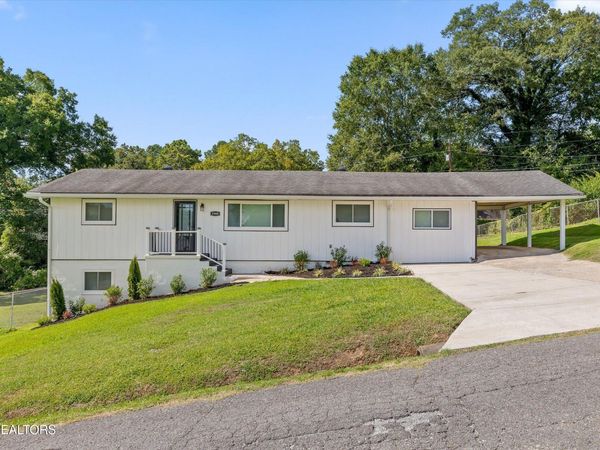 2900 Siener Lane, Chattanooga, TN 37411