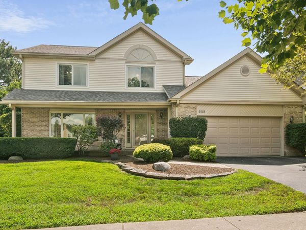 323 Camden Place , Vernon Hills, IL 60061