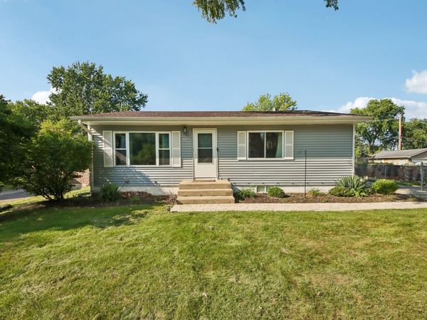 1512 Catalpa Drive , Holiday Hills, IL 60051