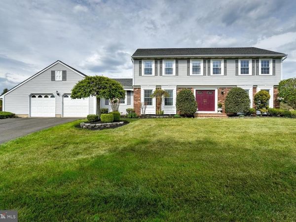 8 BRADFORD COURT , PRINCETON JUNCTION, NJ 08550