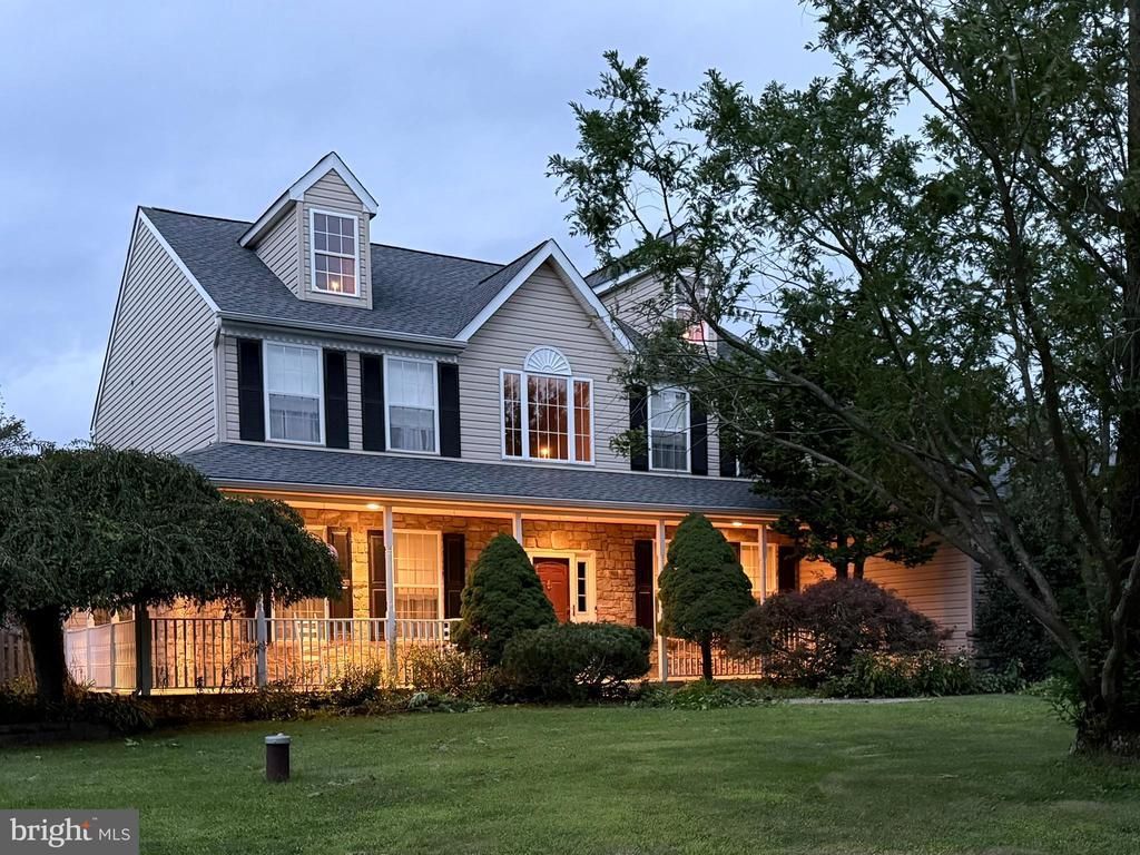 142 CLOVER LANE , PERKIOMENVILLE, PA 18074