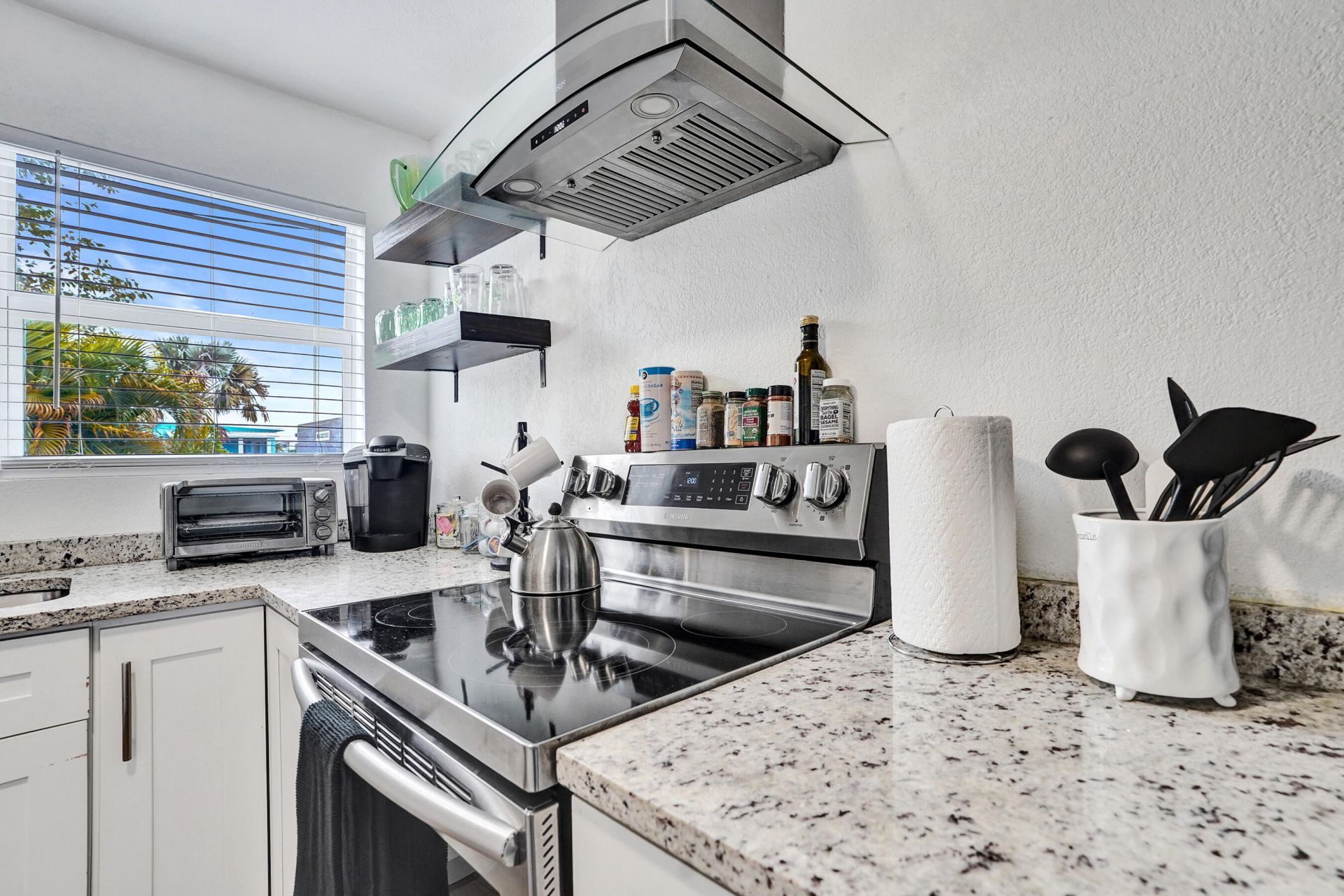311 SE 3rd Avenue, Unit Upstairs, Delray Beach, FL 33483 Photo