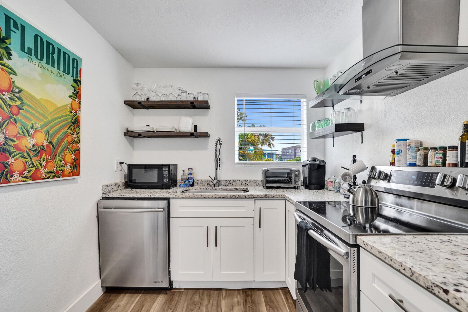 311 SE 3rd Avenue, Unit Upstairs, Delray Beach, FL 33483 Photo
