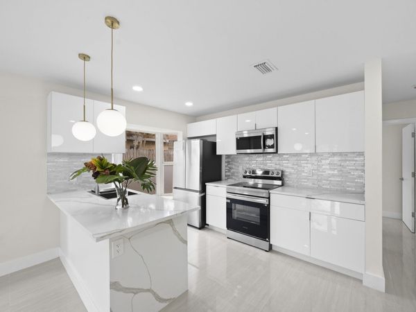 5664 BOYNTON Crescent, Boynton Beach, FL 33437