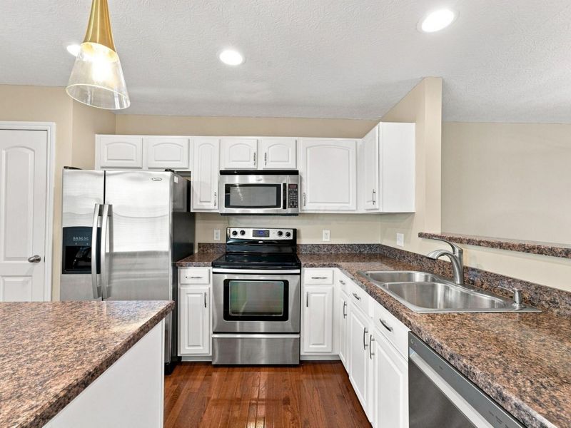 5964 Woodshire Drive, Unit 206, Westerville, OH 43081 Photo 8