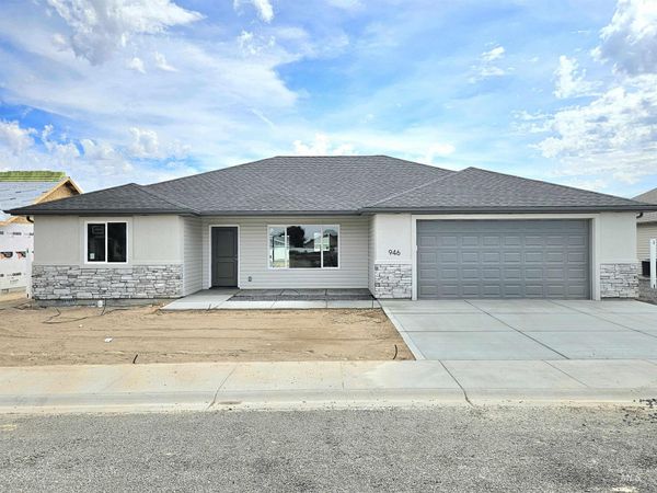 946 Tunnel Street, Twin Falls, ID 83301