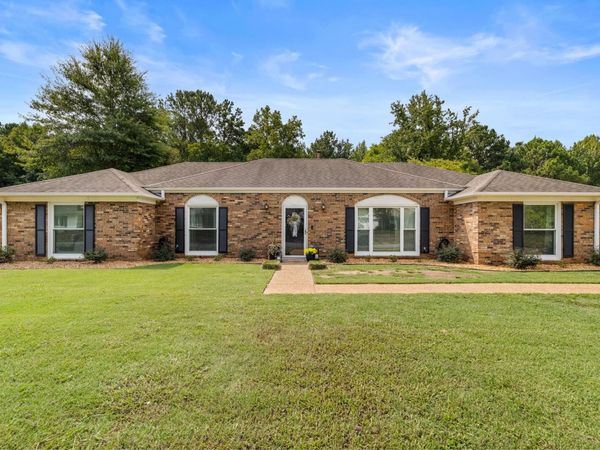 122 Lancaster Rd, Florence, AL 35633