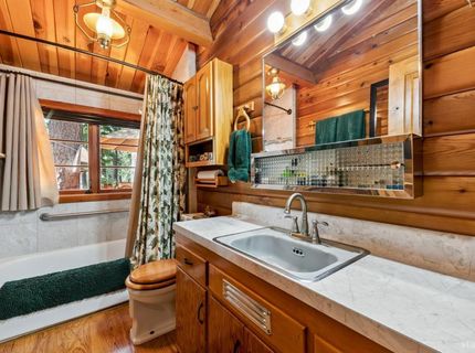 1621 Spring Creek Road, South Lake Tahoe, CA 96150 Photo