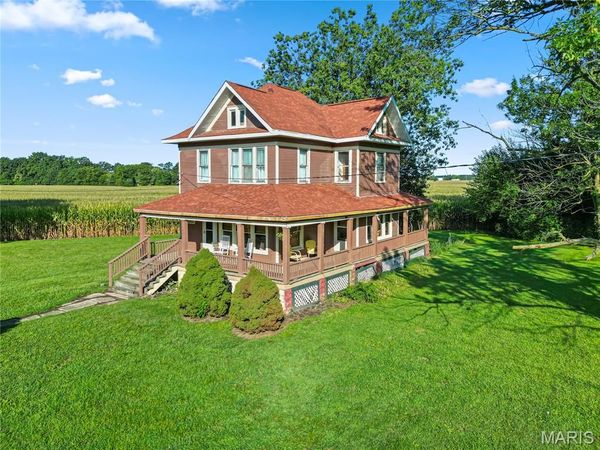 124 W Warren, Irving, IL 62051