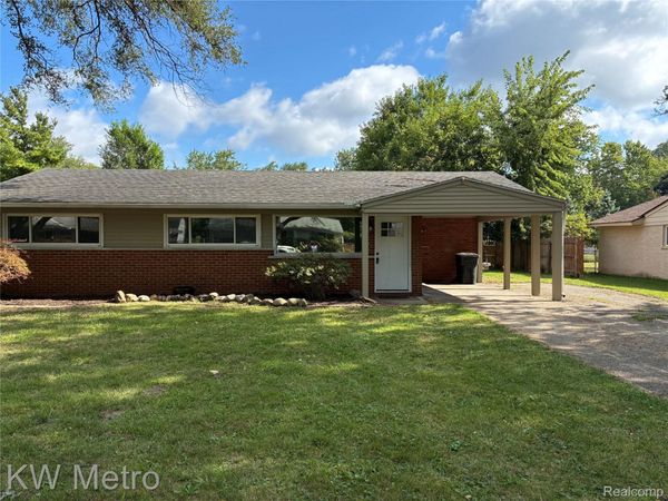 2644 Penna Drive, West Bloomfield Township, Mi 48324