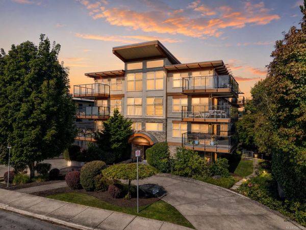 2940 Harriet Rd , Unit #304, Saanich, BC V8N 1A1