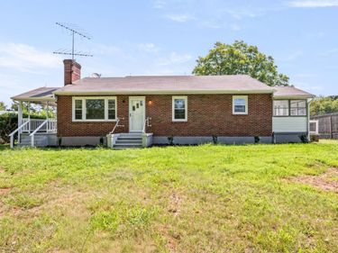 6101 Goode Rd, Goode, VA 24556