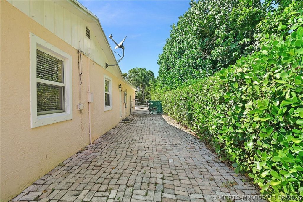 8331 SE Lundy Street , Hobe Sound, FL 33455 Photo