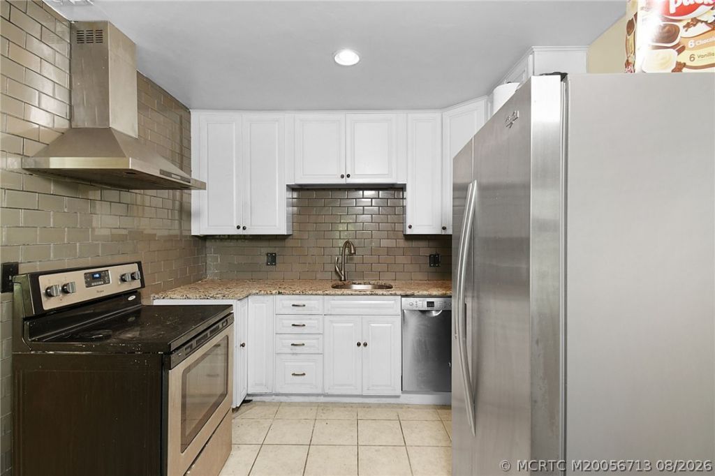 8331 SE Lundy Street , Hobe Sound, FL 33455 Photo