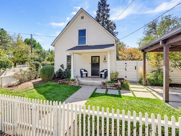 105 W Pine Street, Jacksonville, OR 97530