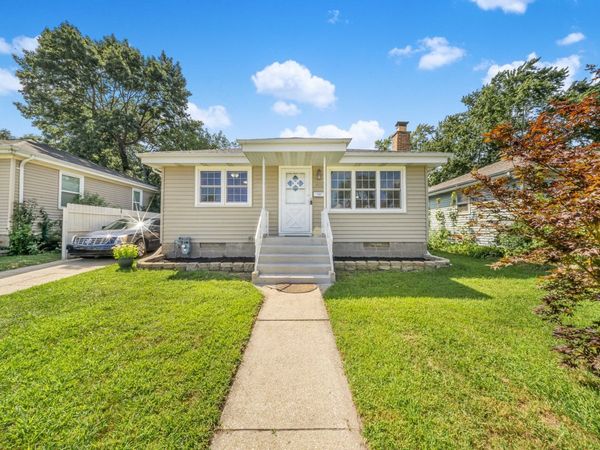 18026 Oakley Avenue , Lansing, IL 60438