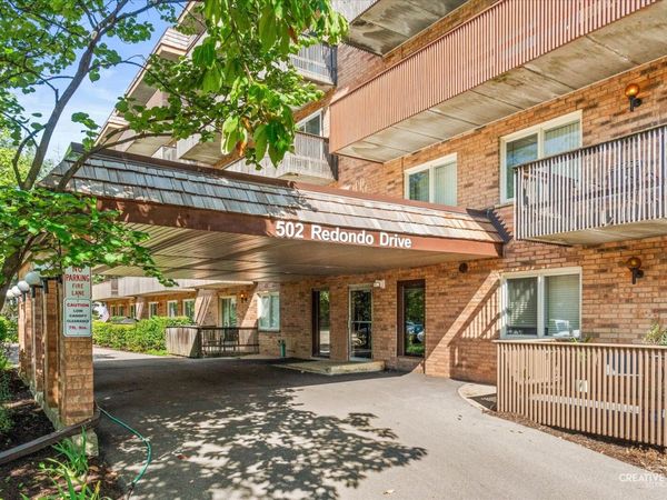 502 Redondo Drive, Unit 208, Downers Grove, IL 60516