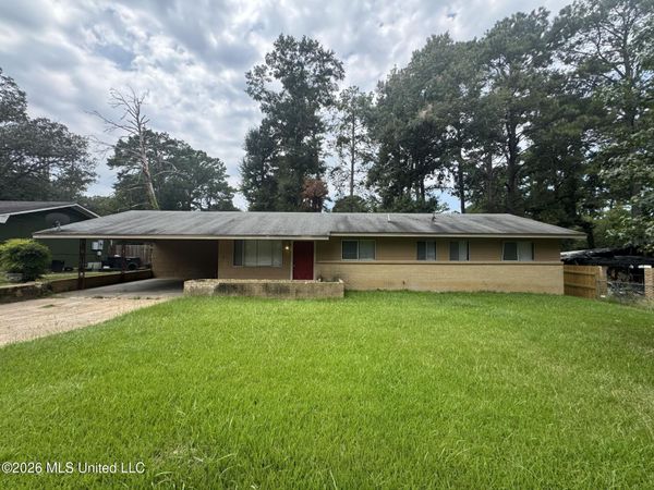 3139 Charleston Drive, Jackson, MS 39212