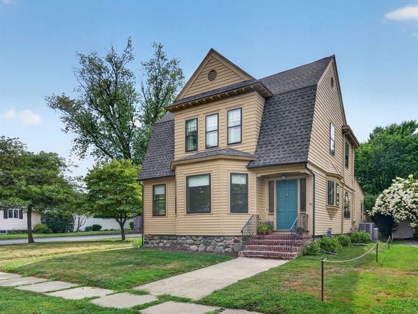 33 Lexington Ave, Haverhill, MA 01835