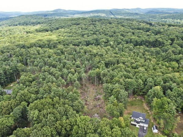 18 Country Ln, Palmer, MA 01069