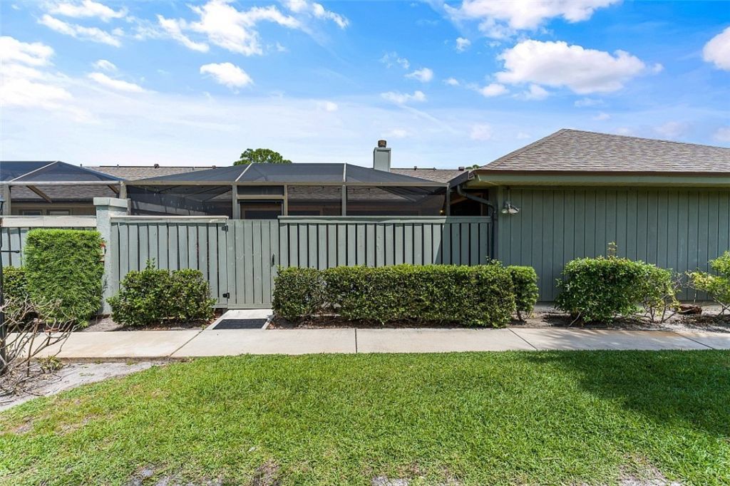 721 Timber Ridge Trail Sw, Unit D, Vero Beach, FL 32962 Photo