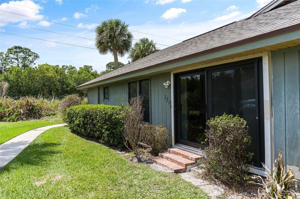 721 Timber Ridge Trail Sw, Unit D, Vero Beach, FL 32962 Photo