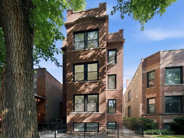 2442 W Wilson Avenue, Unit 3, Chicago, IL 60625