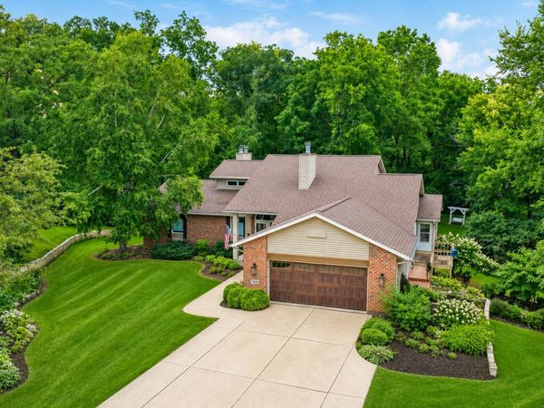 1669 Barberry Circle , Freeport, IL 61032