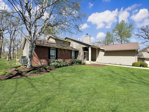 1669 Barberry Circle , Freeport, IL 61032