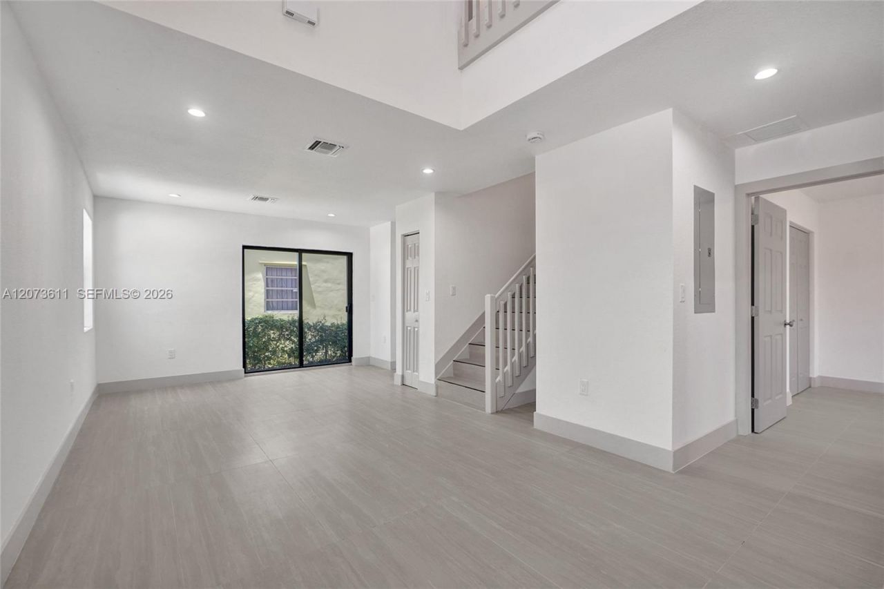 3051-3053 NW 59th St, Miami, FL 33142 Photo