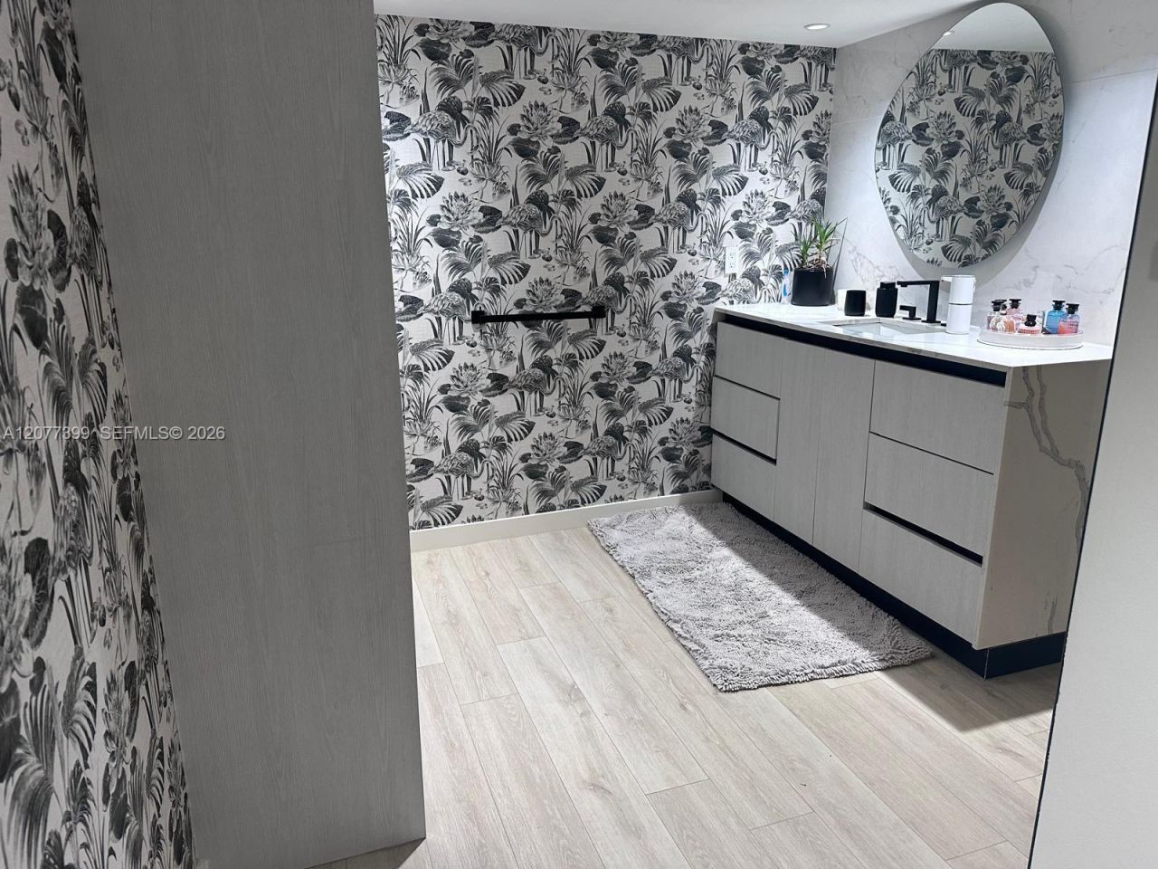 210 Sea View Dr, Unit 608, Key Biscayne, FL 33149 Photo