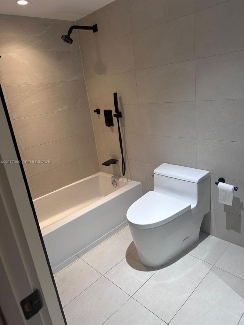 210 Sea View Dr, Unit 608, Key Biscayne, FL 33149 Photo