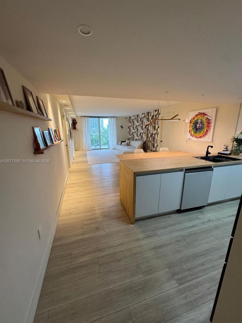 210 Sea View Dr, Unit 608, Key Biscayne, FL 33149 Photo