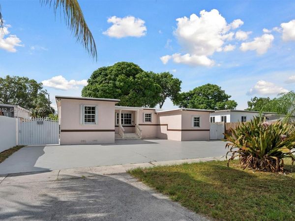 292 E 55th St, Hialeah, FL 33013