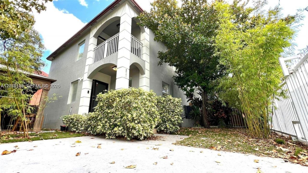 875 NW 2nd St , Miami, FL 33128 Photo