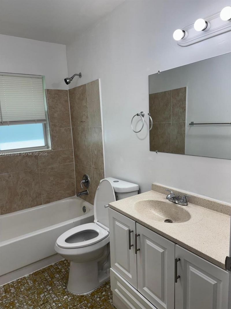 1746 N 3rd Ave N , Unit 2, Lake Worth, FL 33460 Photo