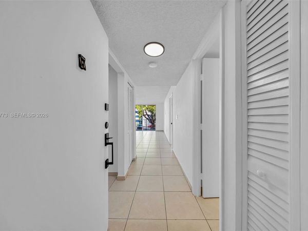 9360 Fontainebleau Blvd , Unit 208, Miami, FL 33172