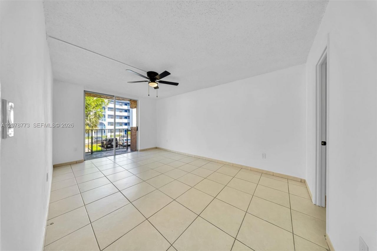 9360 Fontainebleau Blvd , Unit 208, Miami, FL 33172 Photo