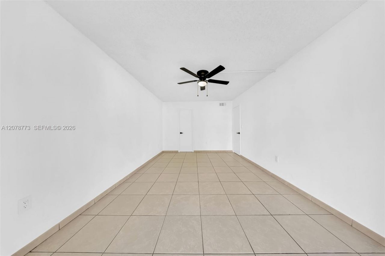 9360 Fontainebleau Blvd , Unit 208, Miami, FL 33172 Photo