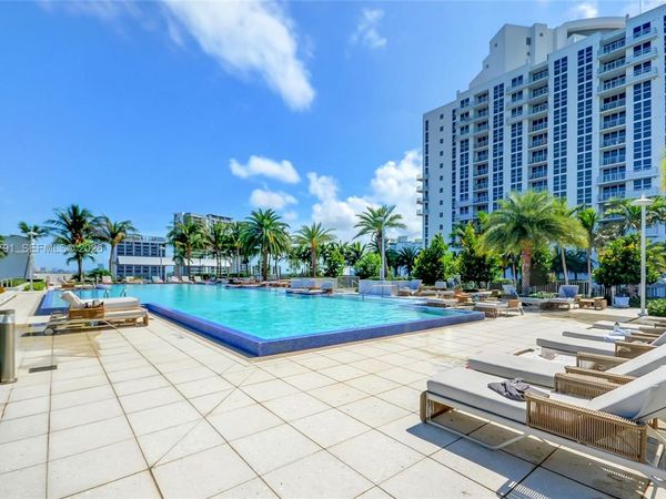 1776 Polk St, Unit 1017, Hollywood, FL 33020