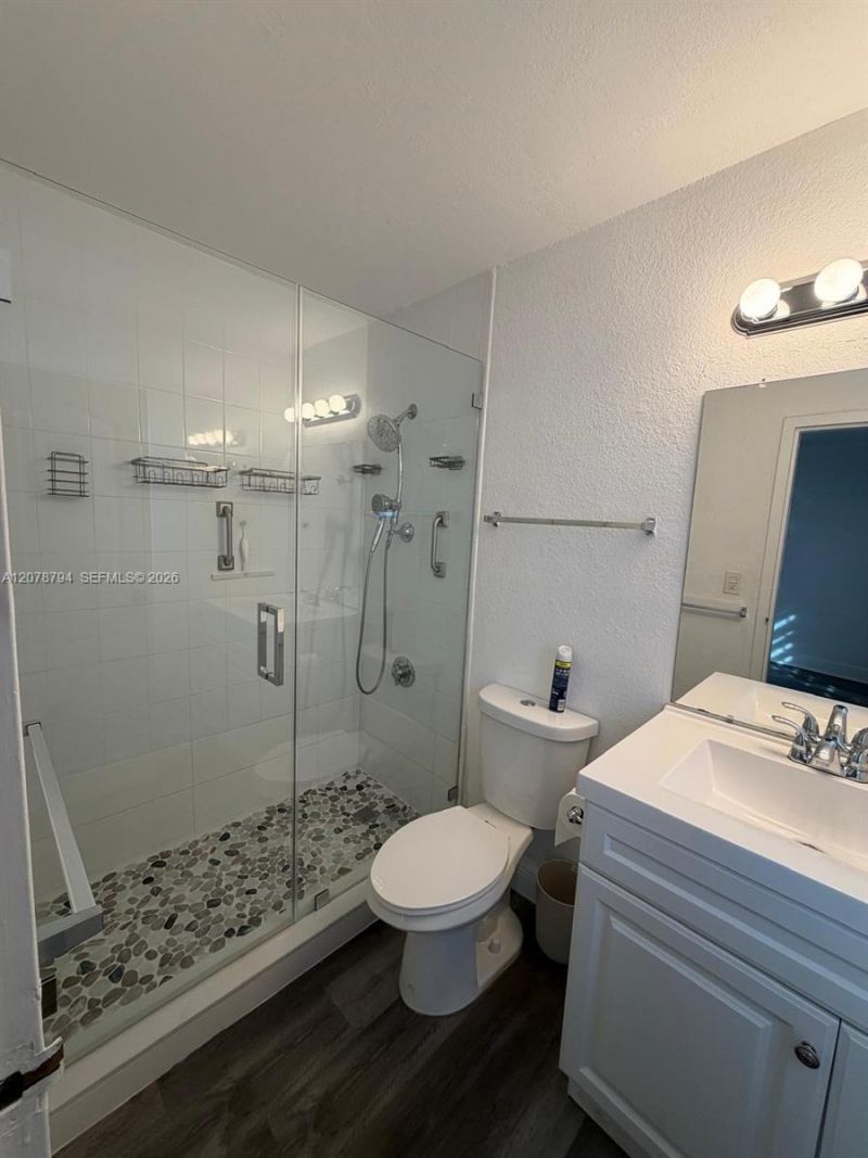 5201 Geneva Way , Unit 311, Doral, FL 33166 Photo