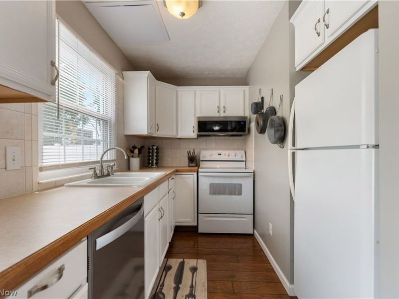 1206 W Maple Street, North Canton, OH 44720 Photo 10
