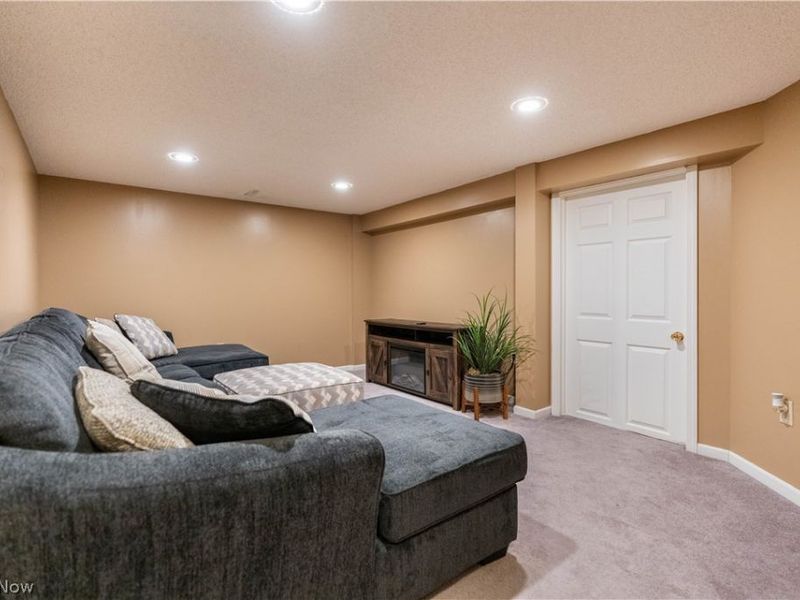 1206 W Maple Street, North Canton, OH 44720 Photo 19
