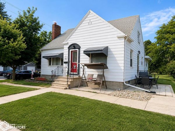 126 W 2nd Street, Kanawha, IA 50447