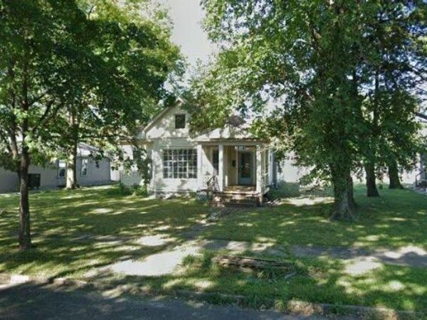 1014 S Massachusetts Avenue, Sedalia, MO 65301
