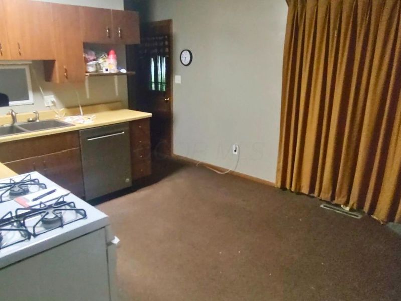 647 Teakwood Court, Galion, OH 44833 Photo 7