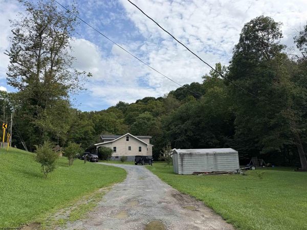 3977 George Washington Highway, Grafton, WV 26354