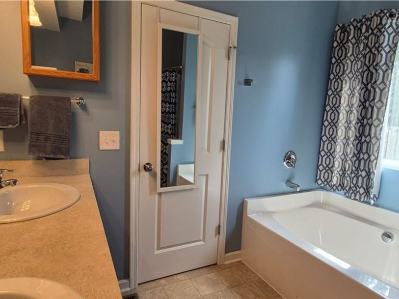 17497 Woodshire Drive, Strongsville, OH 44149 Photo 17